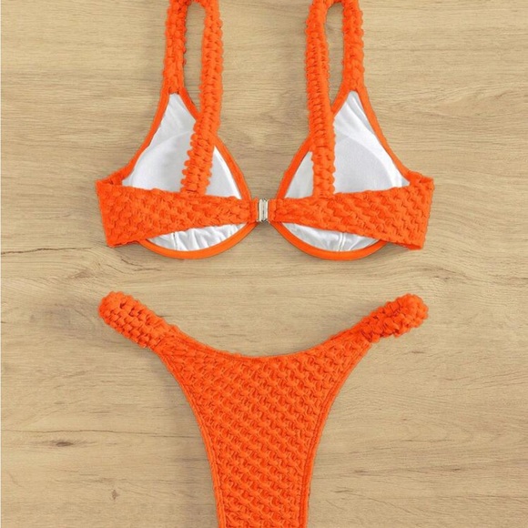 Orange bikini - Picture 2 of 2